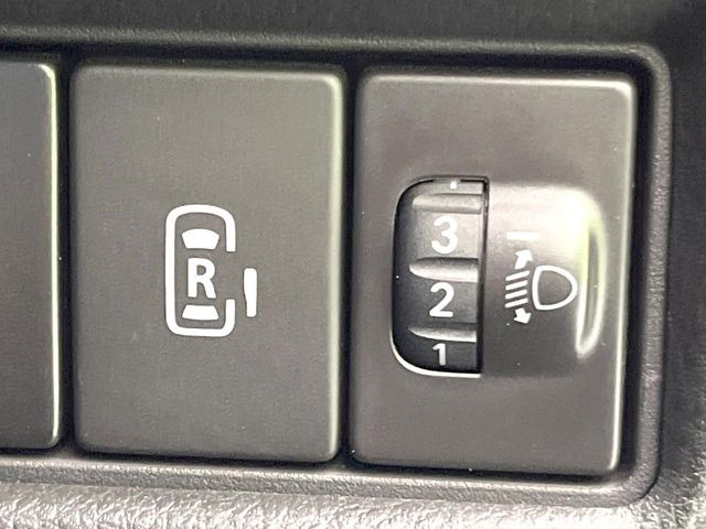 �y�p���[�X���C�h�h�A�z�X�}�[�g�L�[��^�]�Ȃ̃X�C�b�`�ŃX���C�h�h�A�̊J���\���d��������͂����ăh�A���J����K�v�������A���������q�l�ł��A�d���ו��������Ă��鎞�����N�ɊJ���߂ł��܂���