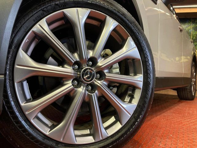 �y����20�C���`�A���~�z�C�[���z�O�ςɃ}�b�`���������A���~�z�C�[���𑕒����Ă���܂��B�e��ЊO�A���~�z�C�[����A�X�^�b�h���X�^�C�����戵�����Ă���܂��B���񂲑��k����������