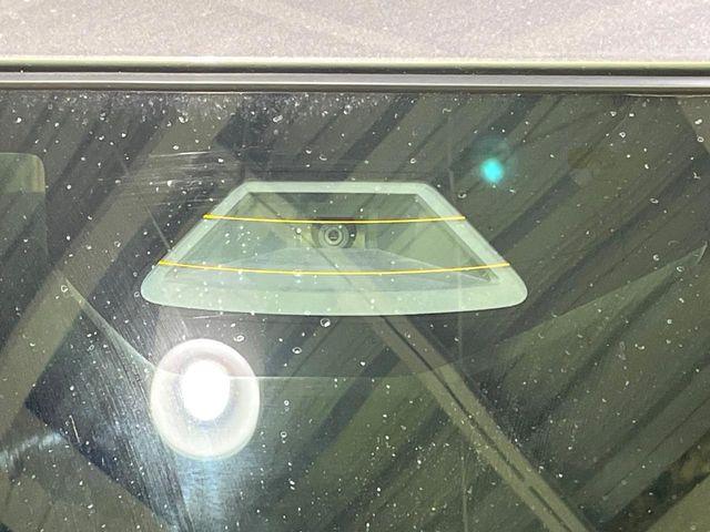 【スズキ セーフティサポート】走行中に前方の車両等を認識し、衝突しそうな時は警報とブレーキで衝突回避と被害軽減をアシスト。より安全にドライブをお楽しみいただけます。