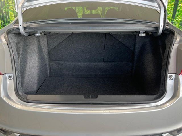 ���i�̂���������ʋ΁A���}���ɏ\���ȉ׎��X�y�[�X���m�ۂ��Ă���܂��B