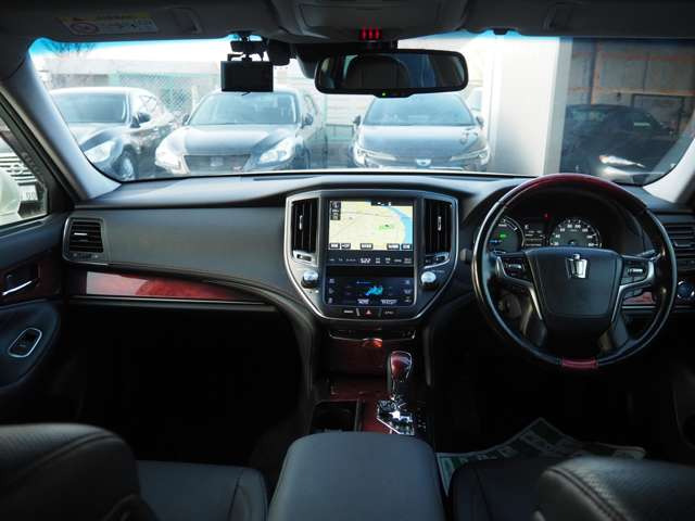 クラウンマジェスタ2.5 Four 4WD