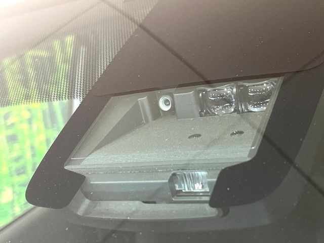 �y�g���^�Z�[�t�e�B�Z���X�z���s���ɑO���̎ԗ�����F�����A�Փ˂������Ȏ��͌x��ƃu���[�L�ŏՓˉ���Ɣ�Q�y�����A�V�X�g�B�����S�Ƀh���C�u�����y���݂��������܂��B