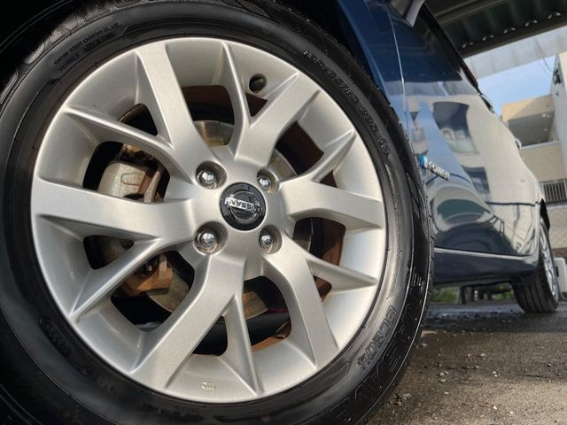 �y����15�C���`�A���~�z�C�[���z�O�ςɃ}�b�`���������A���~�z�C�[���𑕒����Ă���܂��B�e��ЊO�A���~�z�C�[����A�X�^�b�h���X�^�C�����戵�����Ă���܂��B���񂲑��k����������