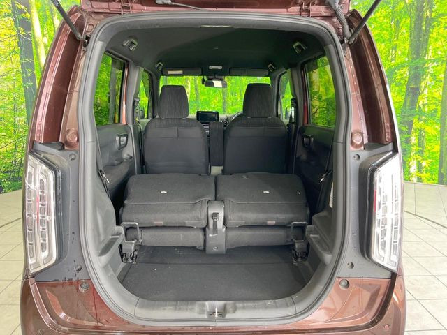 ���i�̂���������ʋ΁A���}���ɏ\���ȉ׎��X�y�[�X���m�ۂ��Ă���܂��B�Z�J���h�V�[�g��|���ƁA�傫�ȉו��̐ύڂ��\�ł���