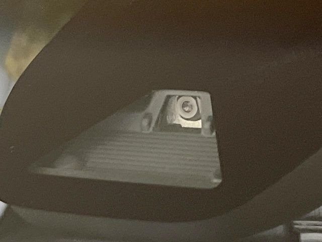 �y�z���_�Z���V���O�z���s���ɑO���̎ԗ�����F�����A�Փ˂������Ȏ��͌x��ƃu���[�L�ŏՓˉ���Ɣ�Q�y�����A�V�X�g�B�����S�Ƀh���C�u�����y���݂��������܂��B