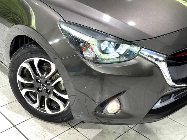 �yLED�w�b�h���C�g�z���V����ԑ��s�����ǍD�Ȏ��E���m�ۂ����S���ĉ^�]�ł��鍂�P�xLED�w�b�h���C�g�𑕔�!�_�����x�������A����d�͂��}�����Ă��܂��B