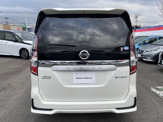 セレナ1.2 e-POWER ハイウェイスターV