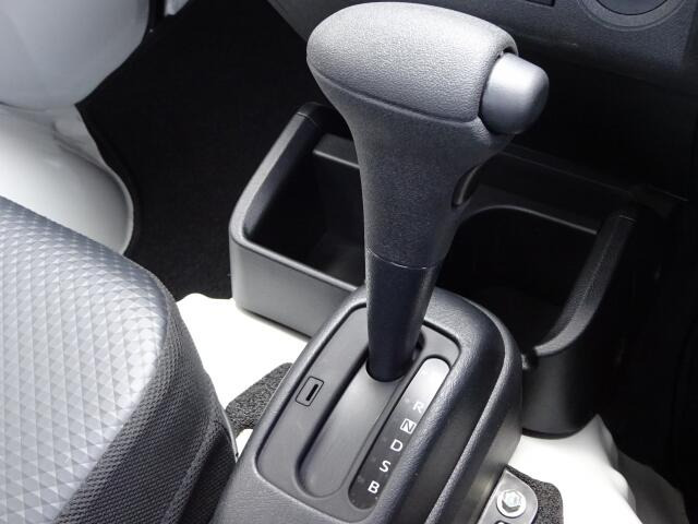 ���Еۏ؂ł͔[�ԓ����瑖�s�����������ŁA���Օi�������S�Ă̕��i��1�N�ԕۏ؂��܂��B(�����ԗ��Ɋւ��ĉˑ����u�͕ۏؑΏۊO�ƂȂ�܂�)(�O���Y�Ԃ͋���5,000km�܂Ŕ��N��)