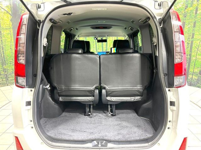 ���i�̂���������ʋ΁A���}���ɏ\���ȉ׎��X�y�[�X���m�ۂ��Ă���܂��B�Z�J���h�V�[�g��|���ƁA�傫�ȉו��̐ύڂ��\�ł���