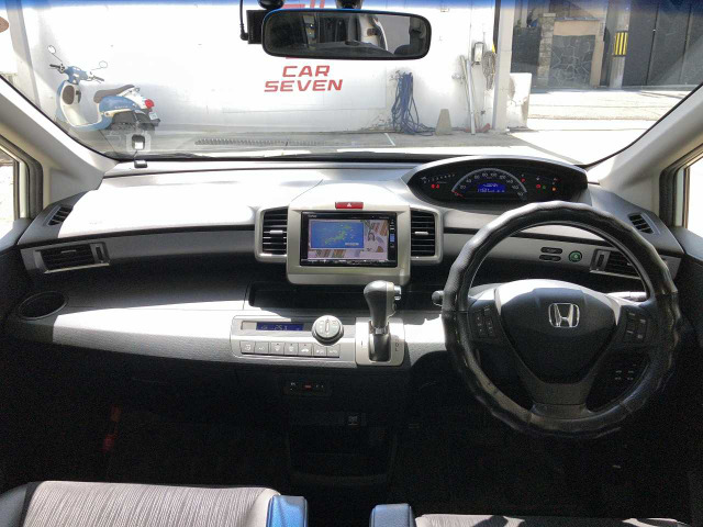 フリード1.5 G プレミアムエディション