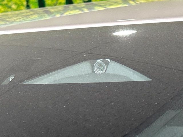 �yi-ACTIVESENSE�z���s���ɑO���̎ԗ�����F�����A�Փ˂������Ȏ��͌x��ƃu���[�L�ŏՓˉ���Ɣ�Q�y�����A�V�X�g�B�����S�Ƀh���C�u�����y���݂��������܂��B