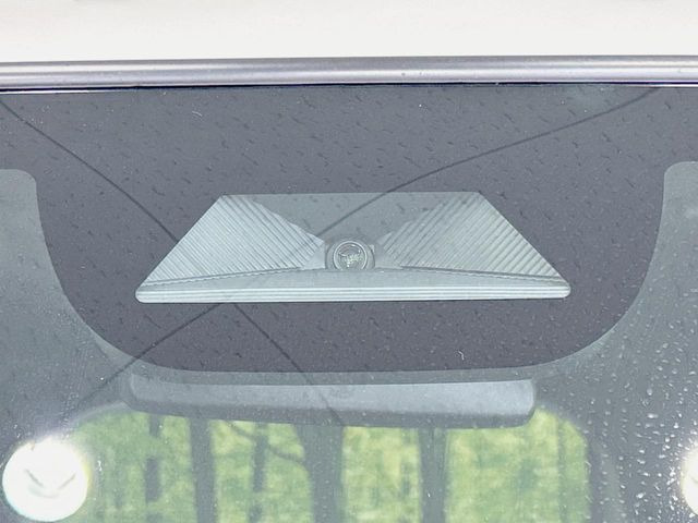 �y�z���_�Z���V���O�z���s���ɑO���̎ԗ�����F�����A�Փ˂������Ȏ��͌x��ƃu���[�L�ŏՓˉ���Ɣ�Q�y�����A�V�X�g�B�����S�Ƀh���C�u�����y���݂��������܂��B