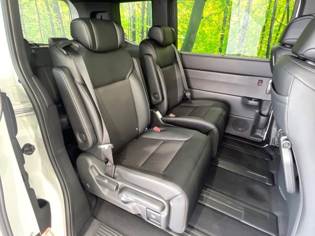 ���i���ȃI���W�i���t���A�}�b�g���I�v�V�����ɂĂ��p�ӂ��Ă���܂��B���D���ȃf�U�C����J���[�����Ԃɍ��킹�đI��ł����������Ƃ��ł��܂���