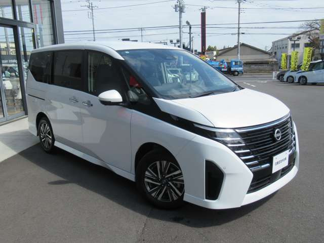 セレナ1.4 e-POWER ハイウェイスターV マルチベッド