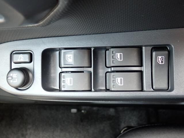 �d���i�[���h�A�~���[�E�p���[�E�B���h�E�������Ă��܂��B