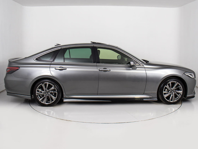 フルエアロが装着されています!お好みはいかがですか?今付いているデザイン以外にも、各ブランドのエアロを格安にてお取付け出来ます!又、エアロを外してノーマル状態にする事も出来ます!!