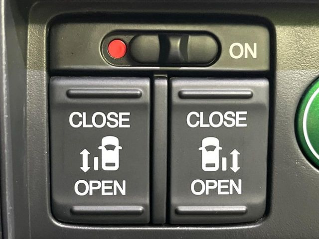 �y�����p���[�X���C�h�h�A�z�X�}�[�g�L�[��^�]�Ȃ̃X�C�b�`�Ō�ȗ����X���C�h�h�A�̊J���\���d��������͂����ăh�A���J����K�v�������A�����Ȃ��q�l�ł��ȒP�ɊJ���߂ł����K�ł���