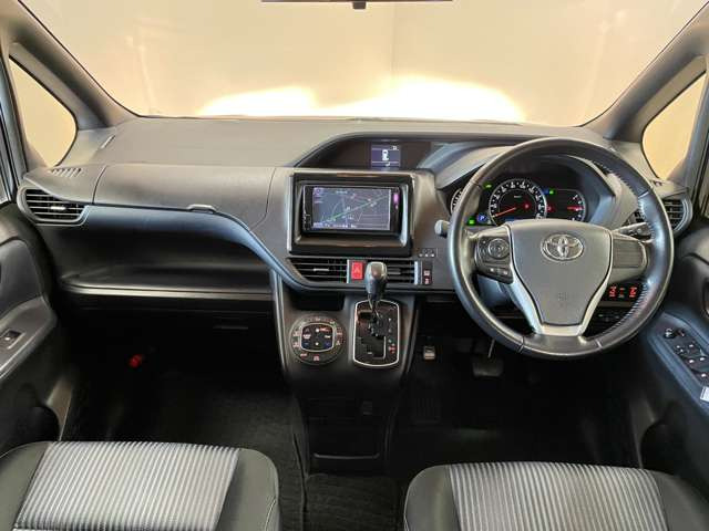 ヴォクシー2.0 ZS