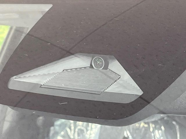 �y�z���_�Z���V���O�z���s���ɑO���̎ԗ�����F�����A�Փ˂������Ȏ��͌x��ƃu���[�L�ŏՓˉ���Ɣ�Q�y�����A�V�X�g�B�����S�Ƀh���C�u�����y���݂��������܂��B