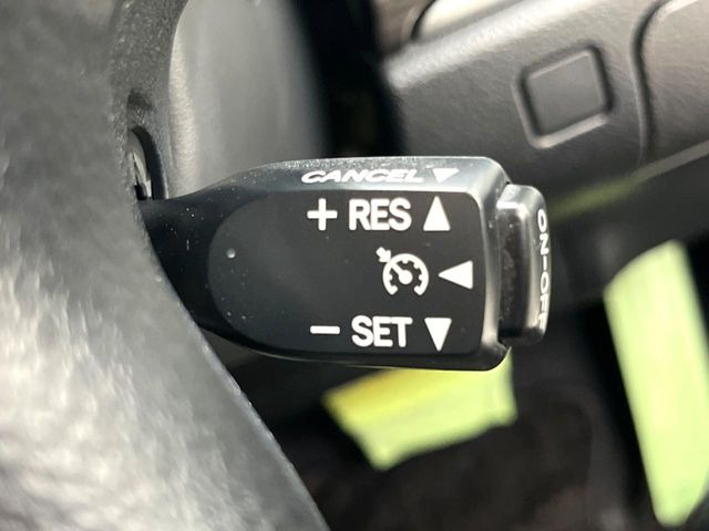 �y�N���[�Y�R���g���[���z�������H�����N���N���s�B�A�N�Z���𗣂��Ă���葬�x�ő��s���ł��A�������^�]���̕��S���y��!�����E�������ȒP�ȃX�C�b�`����Œ����ł��܂��B