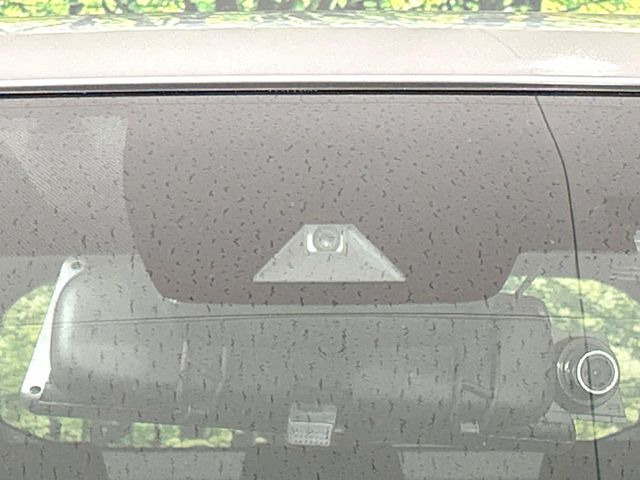 �y�g���^�Z�[�t�e�B�Z���X�z���s���ɑO���̎ԗ�����F�����A�Փ˂������Ȏ��͌x��ƃu���[�L�ŏՓˉ���Ɣ�Q�y�����A�V�X�g�B�����S�Ƀh���C�u�����y���݂��������܂��B