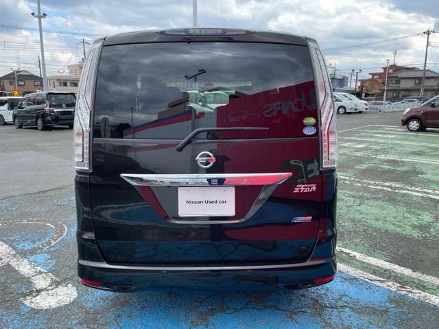 セレナ2.0 ハイウェイスター S-HYBRID アドバンスドセーフティパッケージ