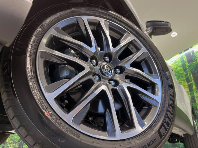 �y����18�C���`�A���~�z�C�[���z�O�ςɃ}�b�`���������A���~�z�C�[���𑕒����Ă���܂��B�e��ЊO�A���~�z�C�[����A�X�^�b�h���X�^�C�����戵�����Ă���܂��B���񂲑��k����������