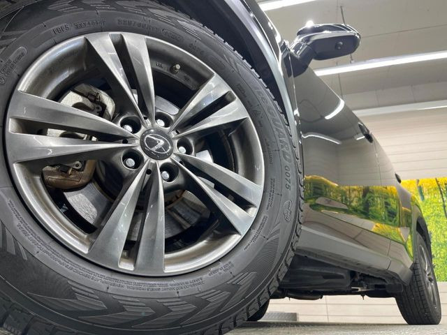 �y�����A���~�z�C�[���z�O�ςɃ}�b�`���������A���~�z�C�[���𑕒����Ă���܂��B�e��ЊO�A���~�z�C�[����A�X�^�b�h���X�^�C�����戵�����Ă���܂��B���񂲑��k����������