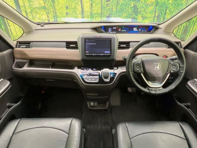 フリードハイブリッド