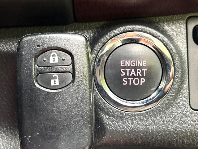 �y�X�}�[�g�L�[�z�J�o����|�P�b�g�ɓ��ꂽ�܂܂ł��h�A�̎{���E�������\�ȃX�}�[�g�L�[�𑕔��B�G���W���̃I���E�I�t�����J�M�����o���K�v����������Ƃ��Ă��֗��ł���