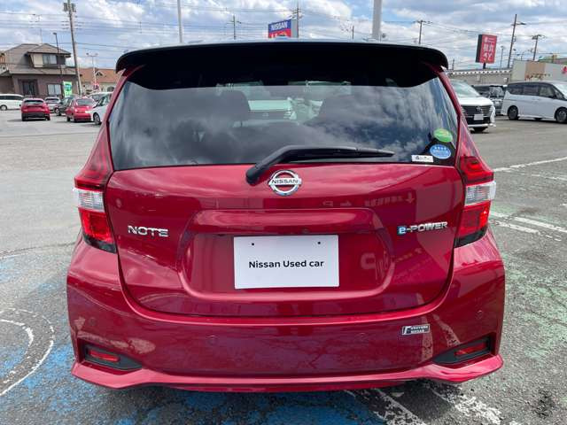 ノート1.2 e-POWER X ブラックアロー