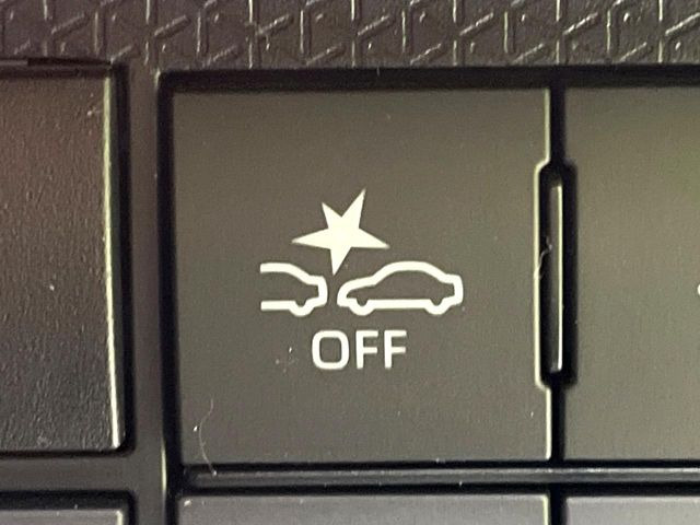 �y�X�}�[�g�A�V�X�g�z���s���ɑO���̎ԗ�����F�����A�Փ˂������Ȏ��͌x��ƃu���[�L�ŏՓˉ���Ɣ�Q�y�����A�V�X�g�B�����S�Ƀh���C�u�����y���݂��������܂��B