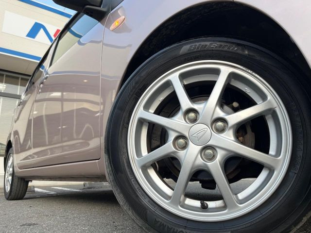 �y����14�C���`�A���~�z�C�[���z�O�ςɃ}�b�`���������A���~�z�C�[���𑕒����Ă���܂��B�e��ЊO�A���~�z�C�[����A�X�^�b�h���X�^�C�����戵�����Ă���܂��B���񂲑��k����������