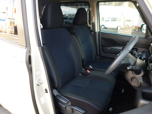 �O������͑z�������Ȃ��قǍL���ԓ���Ԃł��B�������ƍ���܂��B�^�]�Ȃɂ̓V�[�g���t�^�[���t���Ă��܂��̂ō����ɂ��킹�ăh���C�r���O�|�W�V���������߂��܂��B