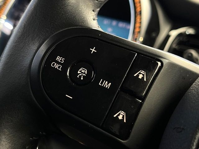 ���I�[�g�N���[�Y�R���g���[��:�������H�⎩���Ԑ�p���H���ɂāA�葬���q���\�ƂȂ�֗��ȋ@�\�ł��B�������ړ��̍ۂł����ɂ����֗��ɂ��g�����������܂���