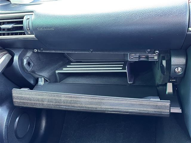 IS300h バージョンL