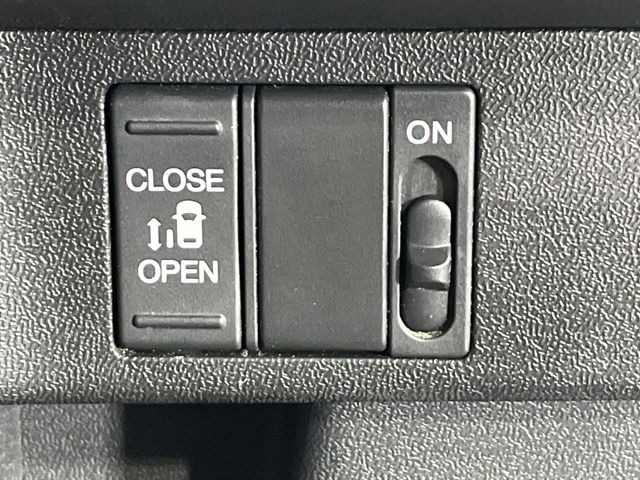 �y�p���[�X���C�h�h�A�z�X�}�[�g�L�[��^�]�Ȃ̃X�C�b�`�ŃX���C�h�h�A�̊J���\���d��������͂����ăh�A���J����K�v�������A���������q�l�ł��A�d���ו��������Ă��鎞�����N�ɊJ���߂ł��܂���