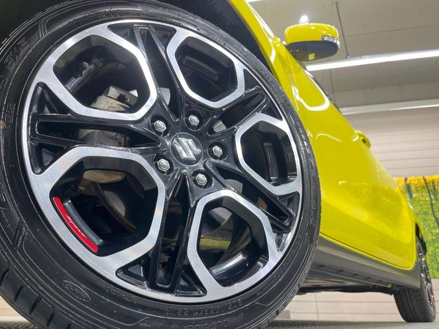 �y����17�C���`�A���~�z�C�[���z�O�ςɃ}�b�`���������A���~�z�C�[���𑕒����Ă���܂��B�e��ЊO�A���~�z�C�[����A�X�^�b�h���X�^�C�����戵�����Ă���܂��B���񂲑��k����������