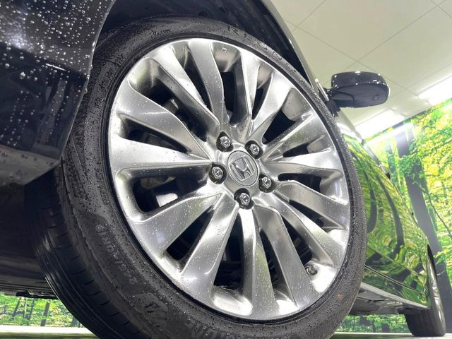 �y����19�C���`�A���~�z�C�[���z�O�ςɃ}�b�`���������A���~�z�C�[���𑕒����Ă���܂��B�e��ЊO�A���~�z�C�[����A�X�^�b�h���X�^�C�����戵�����Ă���܂��B���񂲑��k����������