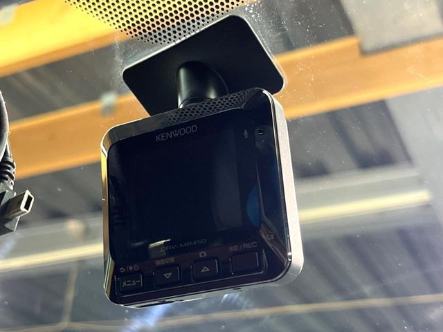 【ドライブレコーダー】ドライブレコーダー装備!走行中はもちろん、あおり運転や事故に遭遇した際、映像で記録し、万一のリスクに備えます。※記録用SDカードはお客様ご自身でご準備いただく必要があります。