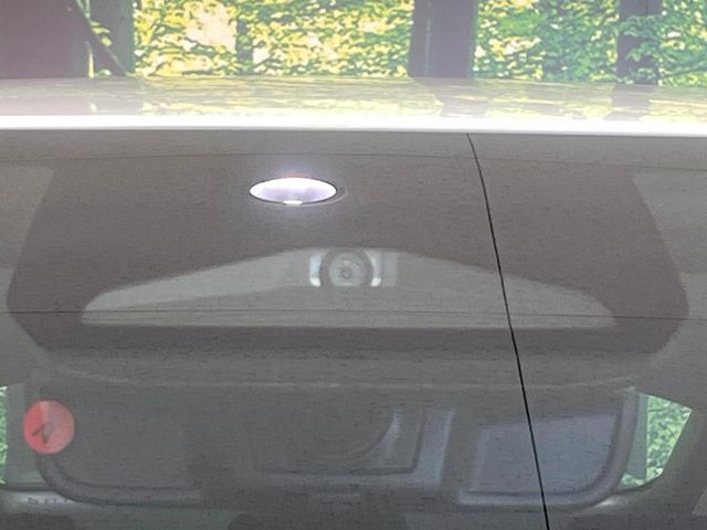 �y�g���^�Z�[�t�e�B�Z���X�z���s���ɑO���̎ԗ�����F�����A�Փ˂������Ȏ��͌x��ƃu���[�L�ŏՓˉ���Ɣ�Q�y�����A�V�X�g�B�����S�Ƀh���C�u�����y���݂��������܂��B