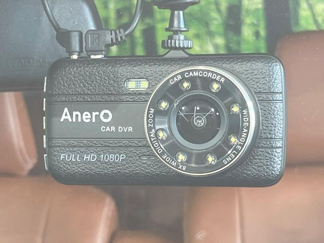 【ドライブレコーダー】ドライブレコーダー装備!走行中はもちろん、あおり運転や事故に遭遇した際、映像で記録し、万一のリスクに備えます。※記録用SDカードはお客様ご自身でご準備いただく必要があります。