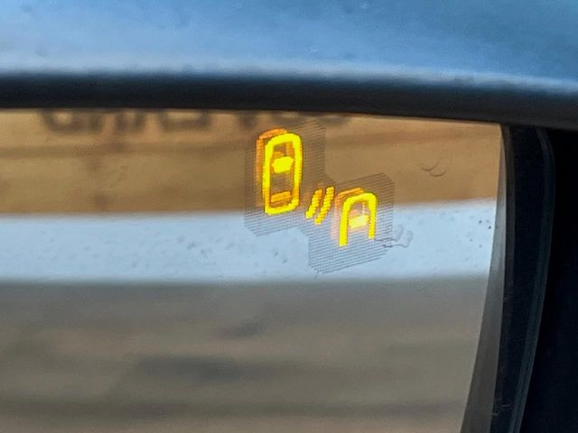 �y�u���C���h�X�|�b�g���j�^�����O�z���s���A�h�A�~���[�̎��p�ɂȂ�₷���ӏ��Ɍ㑱�Ԃ��ڋ߂���ƃT�C�h�~���[�t�߂Ɍx����\���A�h���C�o�[�ɒ��ӊ��N�����Ă���܂��B