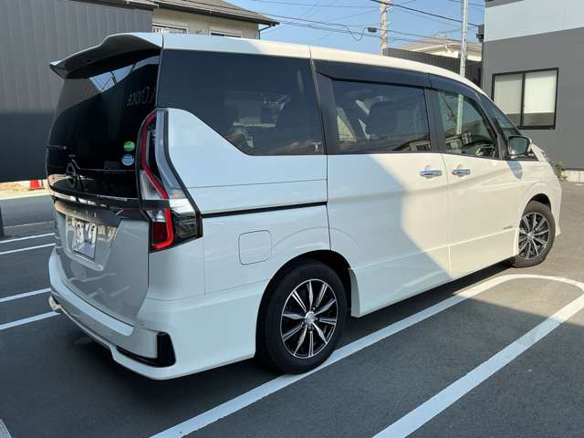 セレナ2.0 ハイウェイスターV