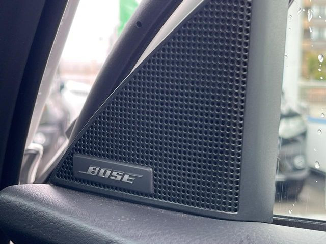 �yBOSE�T�E���h�V�X�e���z���[�J�[�I�v�V�����̍��i�ʃT�E���h�V�X�e���𓋍ځB��p�̃`���[�j���O���{���ꂽ�召�l�X�ȃX�s�[�J�[����ǎ��ȃT�E���h���t�ł��A�Տꊴ���ӂ�鉹����Ԃ����o���܂��B