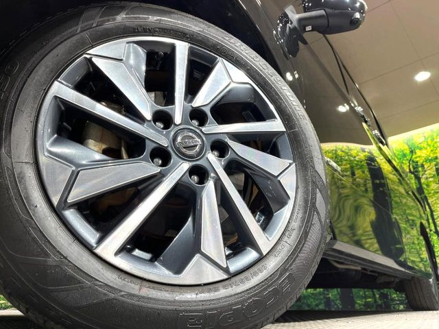 【純正アルミホイール】外観にマッチした純正アルミホイールを装着しております。各種社外アルミホイールや、スタッドレスタイヤも取扱いしております。是非ご相談ください♪