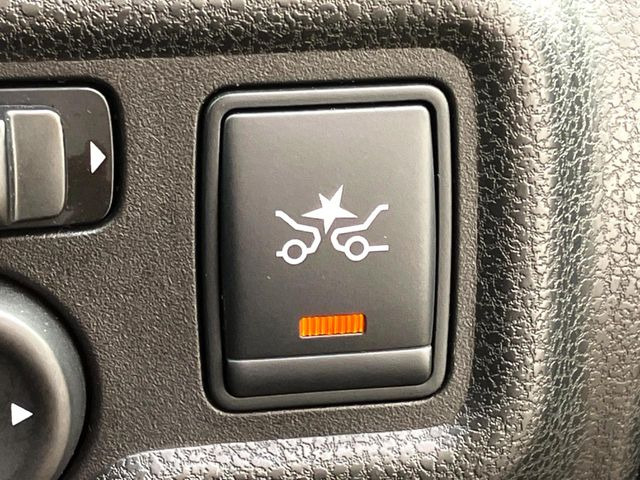 ���y�Փ˔�Q�y���V�X�e���z�a�؂Ȃǂł̒ᑬ���s���A�O���̎ԗ������[�U�[���[�_�[�����m���A�Փ˂�����ł��Ȃ��Ɣ��f�����ꍇ�ɁA�ً}�u���[�L���쓮�B�Ǔ˂Ȃǂ̊댯������A�܂��͏Փ˂̔�Q���y�����܂��B