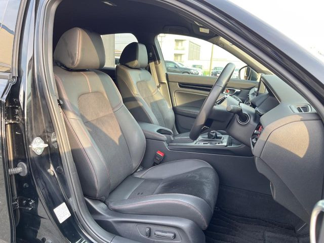 �y�n�[�t���U�[�V�[�g�z�������ƍ���S�n�𗼗������l�C�̃V�[�g���w�ʁE���ʂ̓X�G�[�h���ƂȂ��Ă���A���G��⊊��ɂ����ɗD��Ă��܂��B�C���╞���ɍ��E���ꂸ���K�ɂ���肢�������܂��B