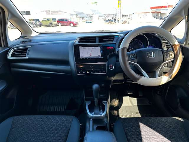 フィット1.3 13G Fパッケージ 4WD