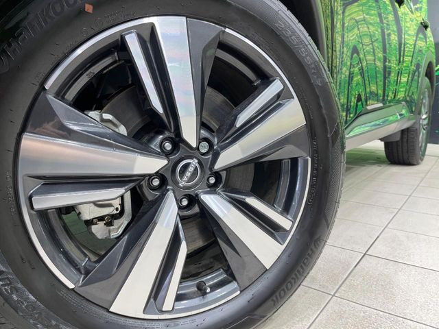 �y���������C���`�A���~�z�C�[���z�O�ςɃ}�b�`���������A���~�z�C�[���𑕒����Ă���܂��B�e��ЊO�A���~�z�C�[����A�X�^�b�h���X�^�C�����戵�����Ă���܂��B���񂲑��k����������